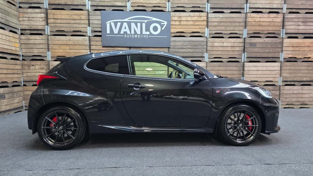 Toyota Yaris (2021) — foto 1