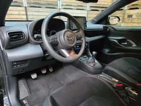 Toyota Yaris (2021) thumbnail 4