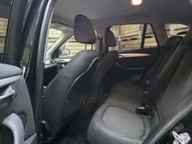 BMW X1 (2016) thumbnail 8