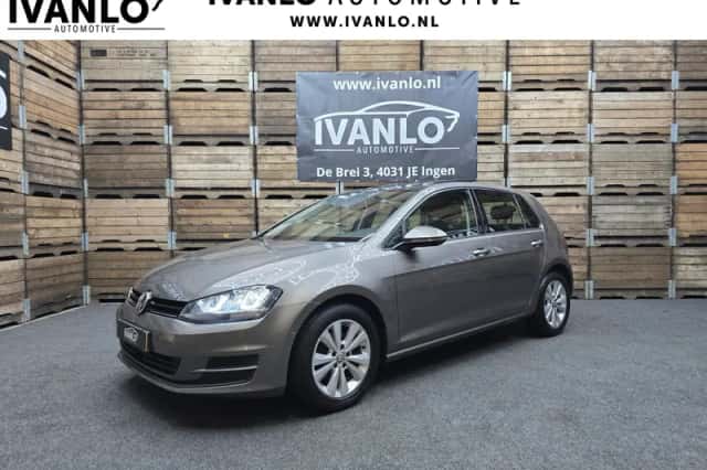 Volkswagen Golf (2015) thumbnail 1