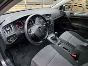 Volkswagen Golf (2015) thumbnail 3
