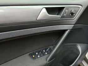 Volkswagen Golf (2015) thumbnail 4