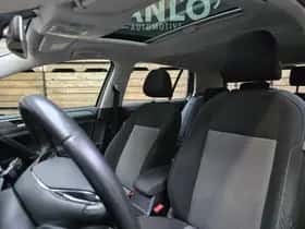 Volkswagen Golf (2015) thumbnail 6