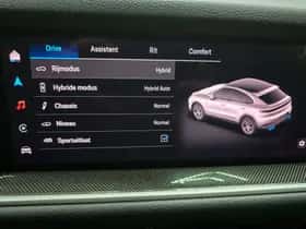 Porsche Cayenne (2024) thumbnail 17