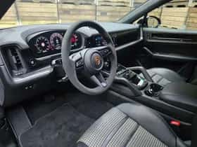 Porsche Cayenne (2024) thumbnail 3