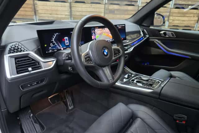 BMW X7 (2025) thumbnail 3