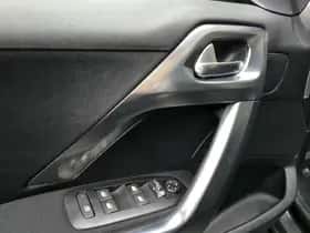Peugeot 2008 (2018) thumbnail 4