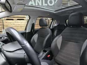 Peugeot 2008 (2018) thumbnail 5