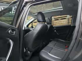 Peugeot 2008 (2018) thumbnail 6