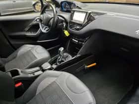 Peugeot 2008 (2018) thumbnail 7