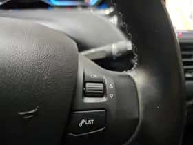 Peugeot 2008 (2018) thumbnail 9