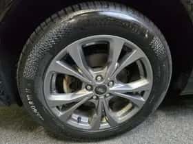 Ford Kuga (2023) thumbnail 2