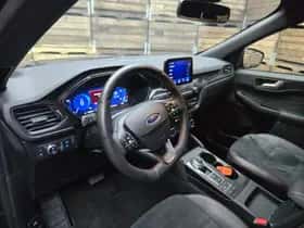 Ford Kuga (2023) thumbnail 3