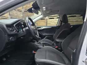 Ford Focus (2018) thumbnail 5
