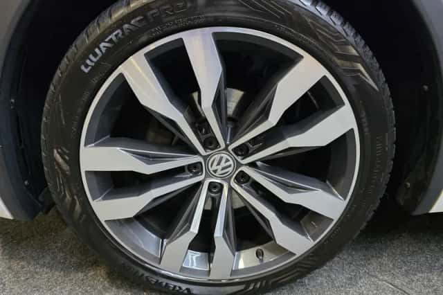 Volkswagen Tiguan (2019) thumbnail 2