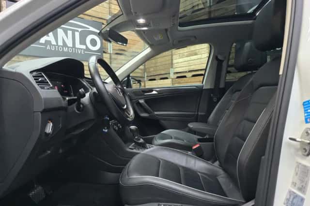 Volkswagen Tiguan (2019) thumbnail 5