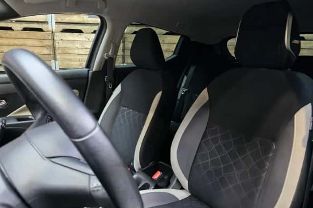 Nissan Micra (2018) thumbnail 6
