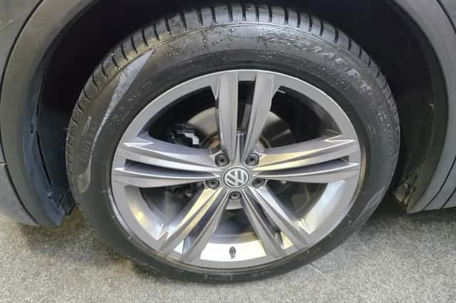 Volkswagen Tiguan (2018) thumbnail 2