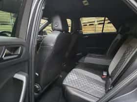 Volkswagen T-Roc (2023) thumbnail 7