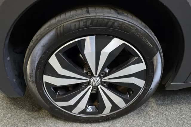 Volkswagen T-Cross (2019) thumbnail 2