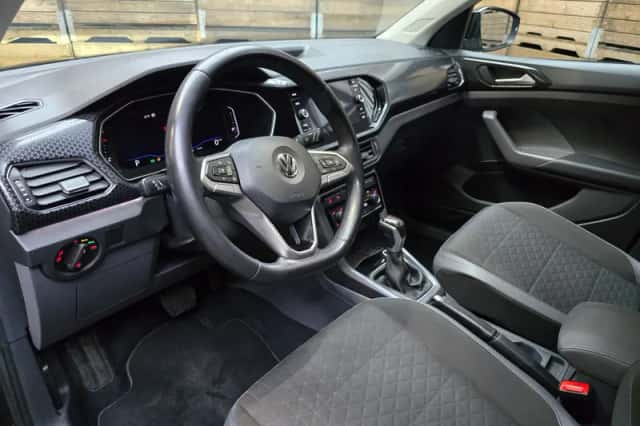Volkswagen T-Cross (2019) thumbnail 3