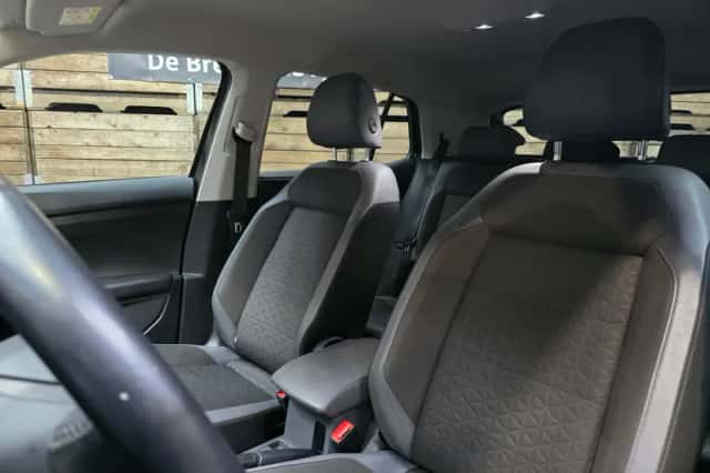 Volkswagen T-Cross (2019) thumbnail 6