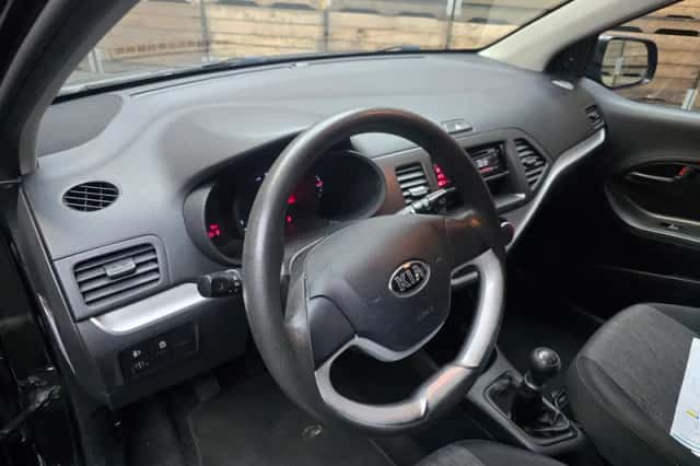 Kia Picanto (2014) thumbnail 3