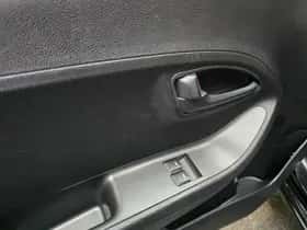 Kia Picanto (2014) thumbnail 4
