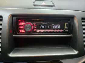 Kia Picanto (2014) thumbnail 10