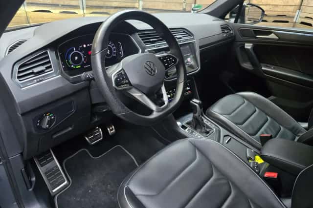 Volkswagen Tiguan (2022) thumbnail 3