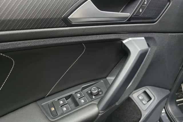 Volkswagen Tiguan (2022) thumbnail 4