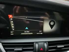 Alfa Romeo Giulia (2016) thumbnail 13
