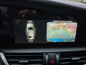 Alfa Romeo Giulia (2016) thumbnail 15