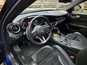 Alfa Romeo Giulia (2016) thumbnail 3