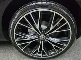 Volkswagen Golf (2013) thumbnail 2