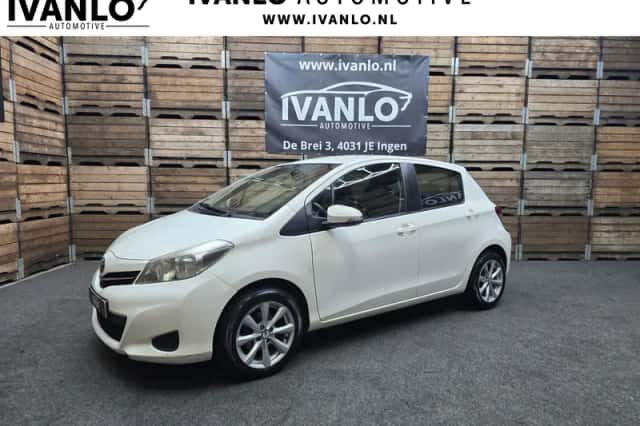 Toyota Yaris (2013) thumbnail 1