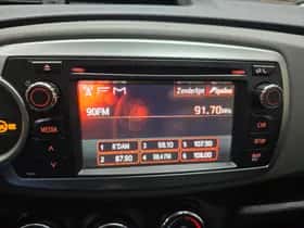 Toyota Yaris (2013) thumbnail 13