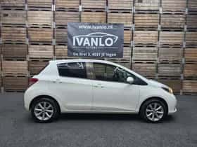 Toyota Yaris (2013) thumbnail 18