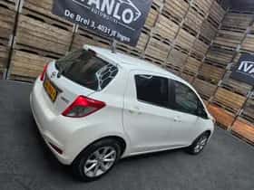 Toyota Yaris (2013) thumbnail 20