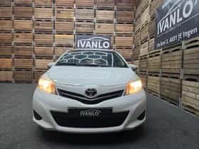 Toyota Yaris (2013) thumbnail 21