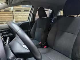 Toyota Yaris (2013) thumbnail 6