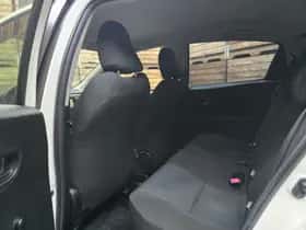 Toyota Yaris (2013) thumbnail 7