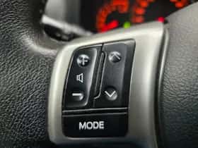 Toyota Yaris (2013) thumbnail 9