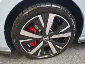 Volkswagen Golf (2025) thumbnail 2