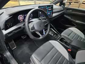 Volkswagen Golf (2025) thumbnail 3