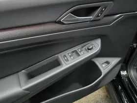 Volkswagen Golf (2025) thumbnail 4