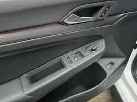 Volkswagen Golf (2025) thumbnail 4