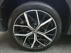 Volkswagen Tiguan (2025) thumbnail 2