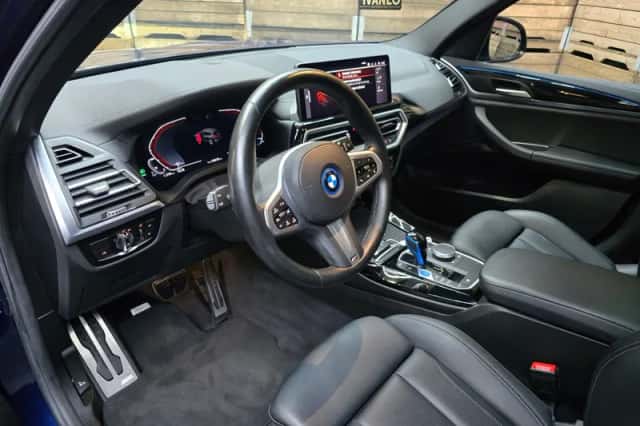 BMW iX3 (2022) thumbnail 3