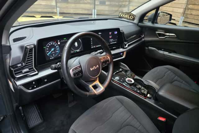 Kia Sportage (2023) thumbnail 3